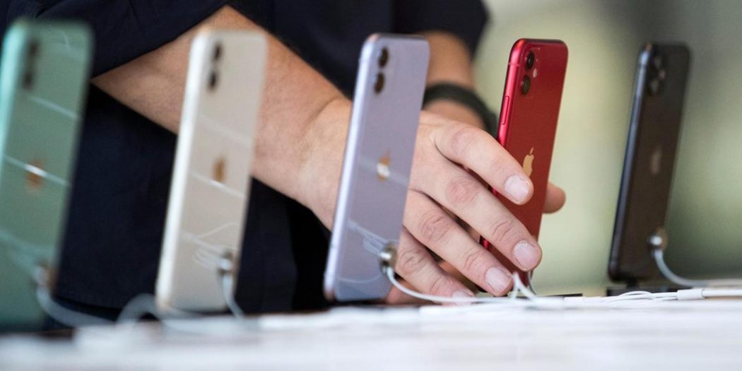 how much iphone 11 cost in dubai